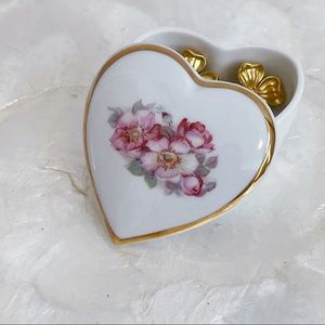 Vintage White Heart Shape Gold Trim Porcelain Lidded Trinket Jewelry Ring Box